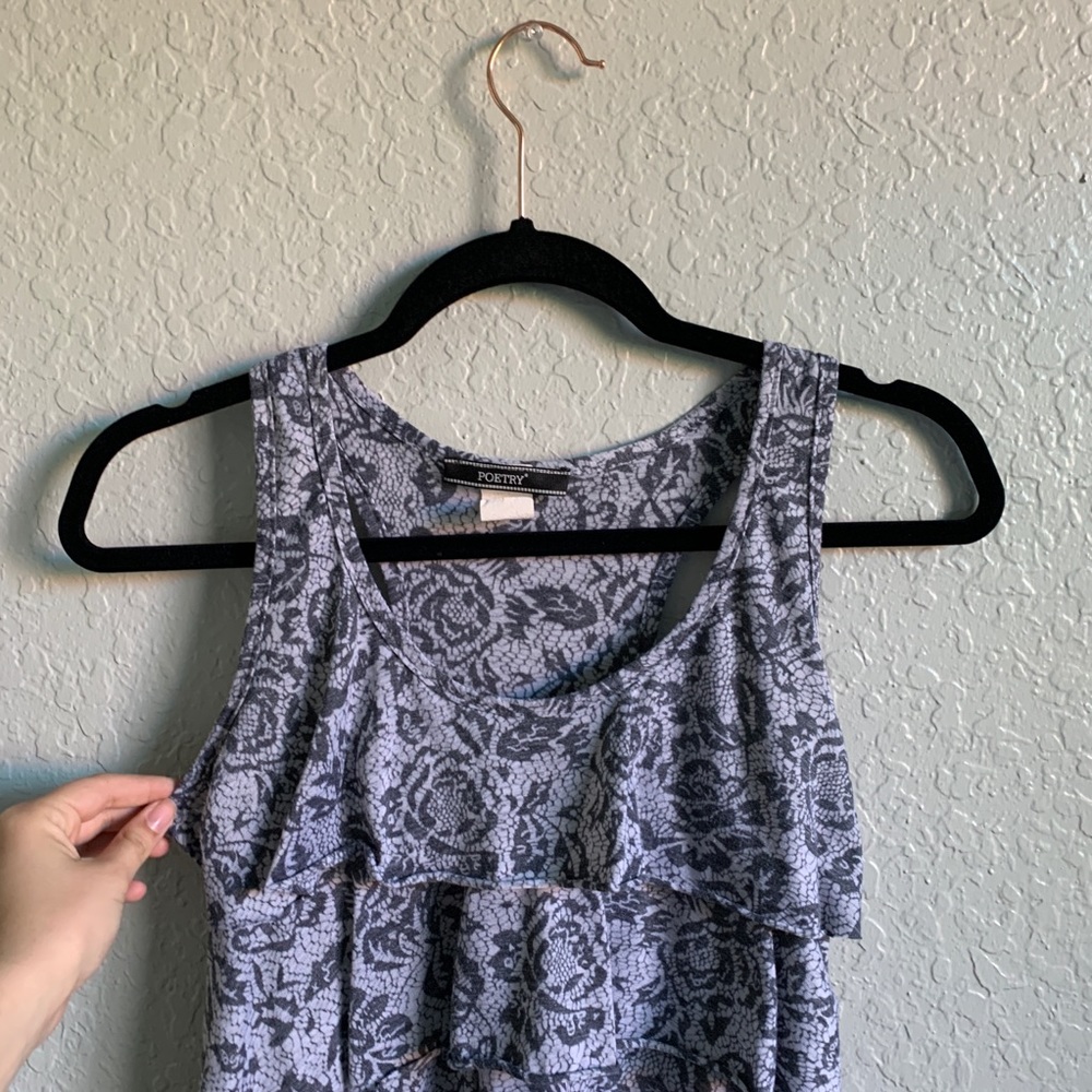 Patterned blouse. - Picture 2 of 3